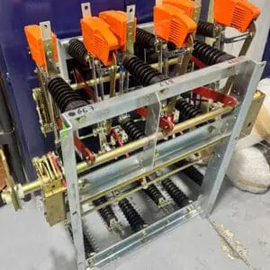 Cuchillas desconectadoras en aire DRIWISA® tripolares para media tensión 7.2 a 38 kV, con y sin portafusibles, fabricadas bajo normas IEC.
